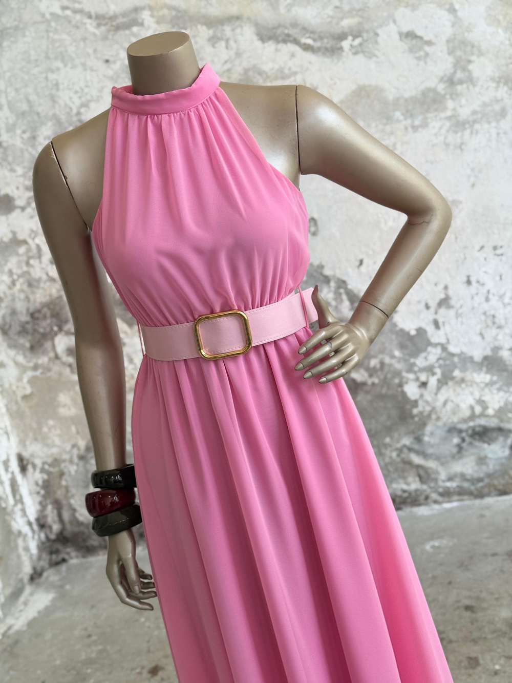 Halter Yaka Kemerli Şifon Elbise (Pembe)