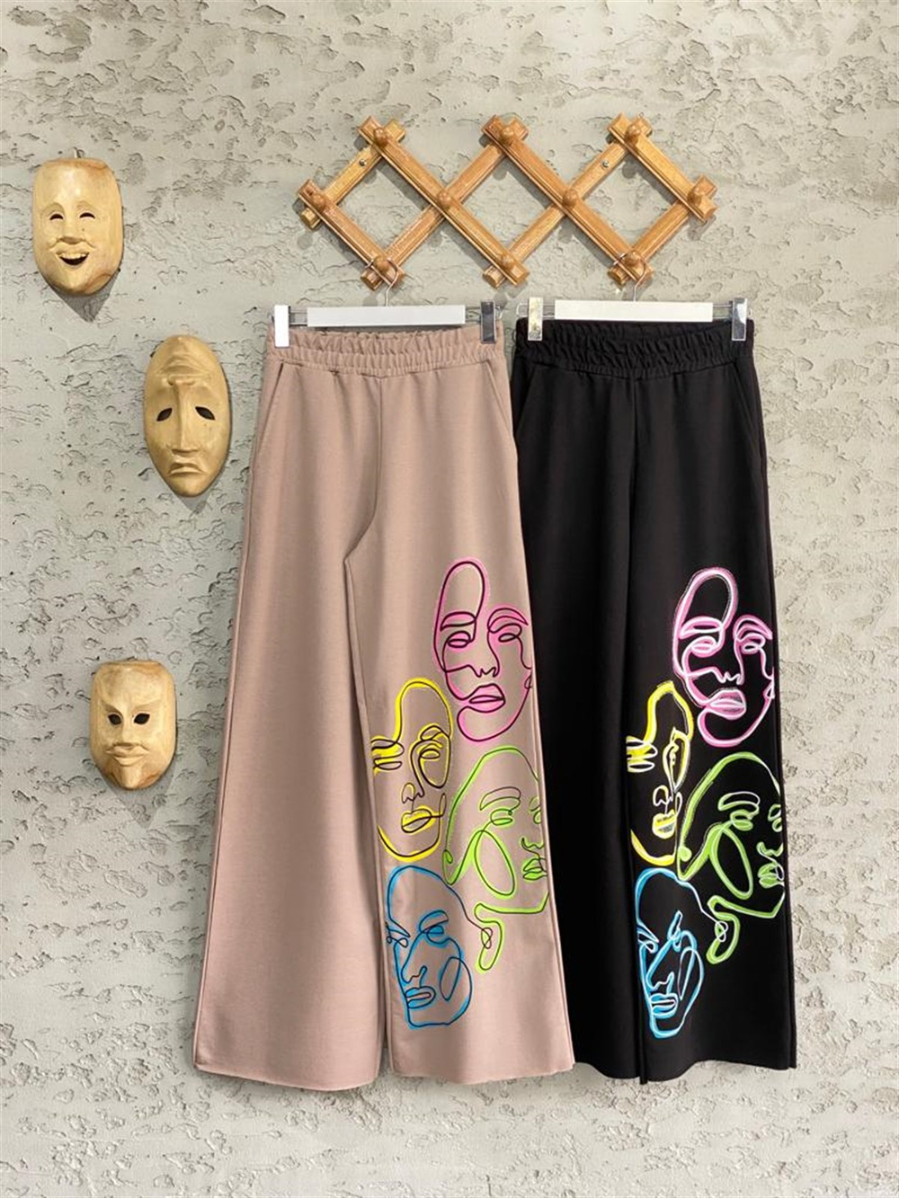 Kız Baskılı Tasarım Bel Lastikli Bol Paça Eşofman (Siyah)