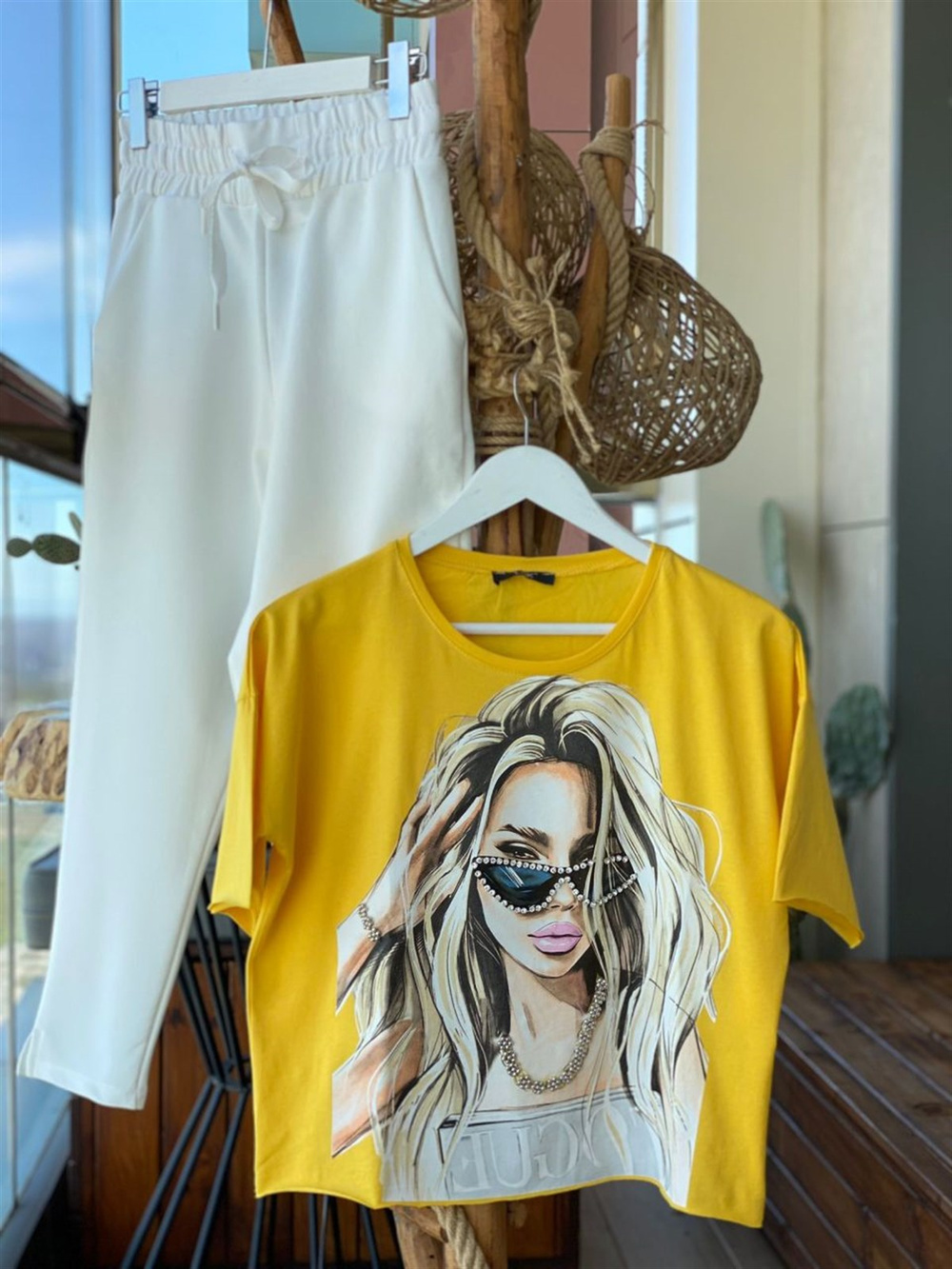 Kristal Taş İşçilikli Tshirt (Hardal)