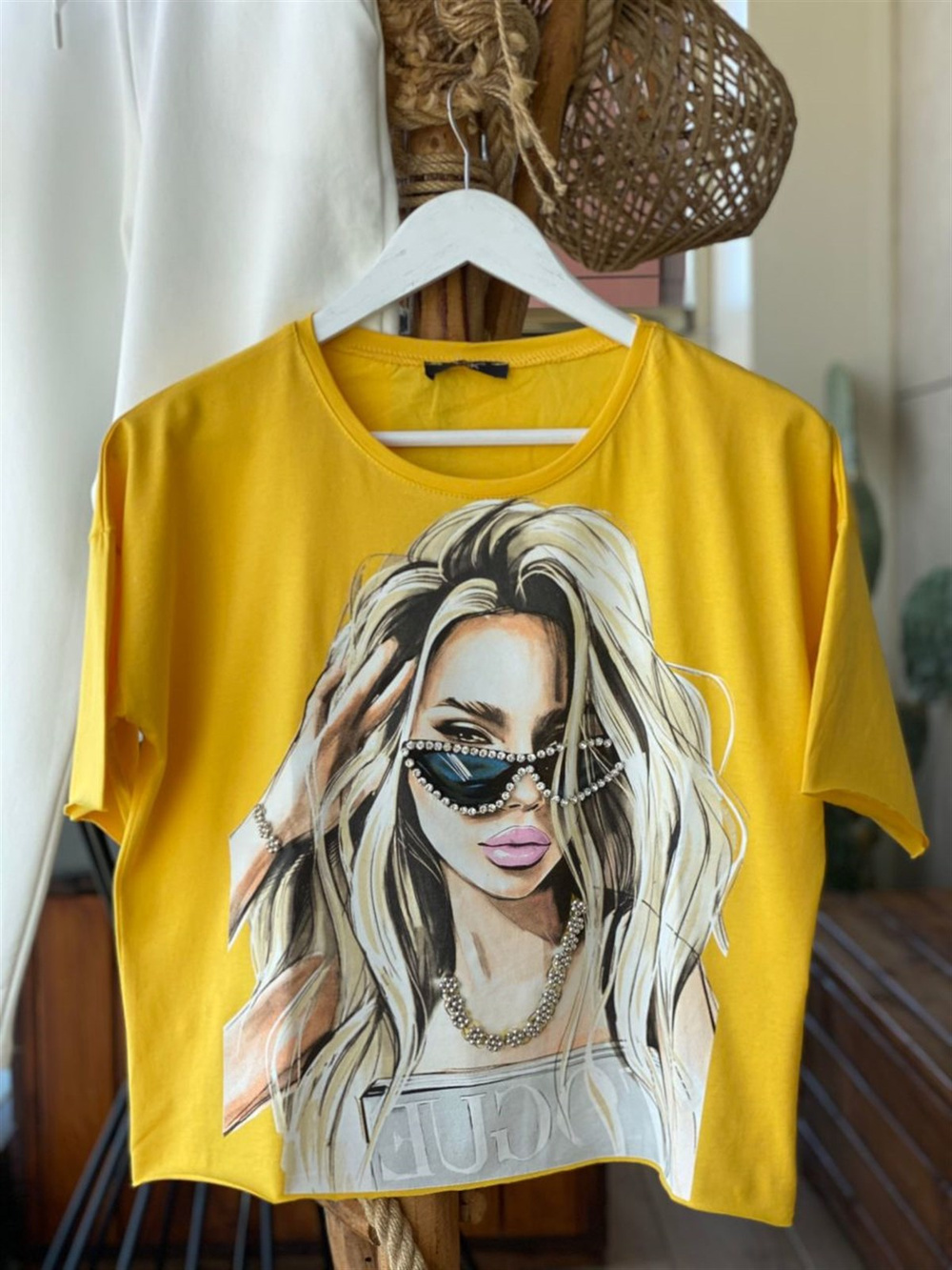 Kristal Taş İşçilikli Tshirt (Hardal)