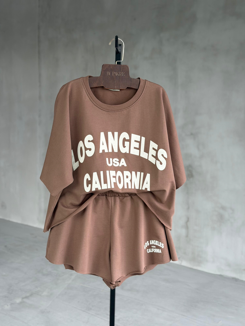 Los Angeles Yazı Baskılı Oversıze Takım (Sütlü Kahve)