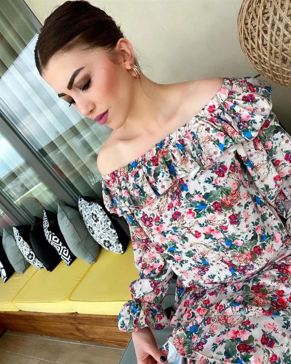 Madonna Yaka Fırfırlı Takım