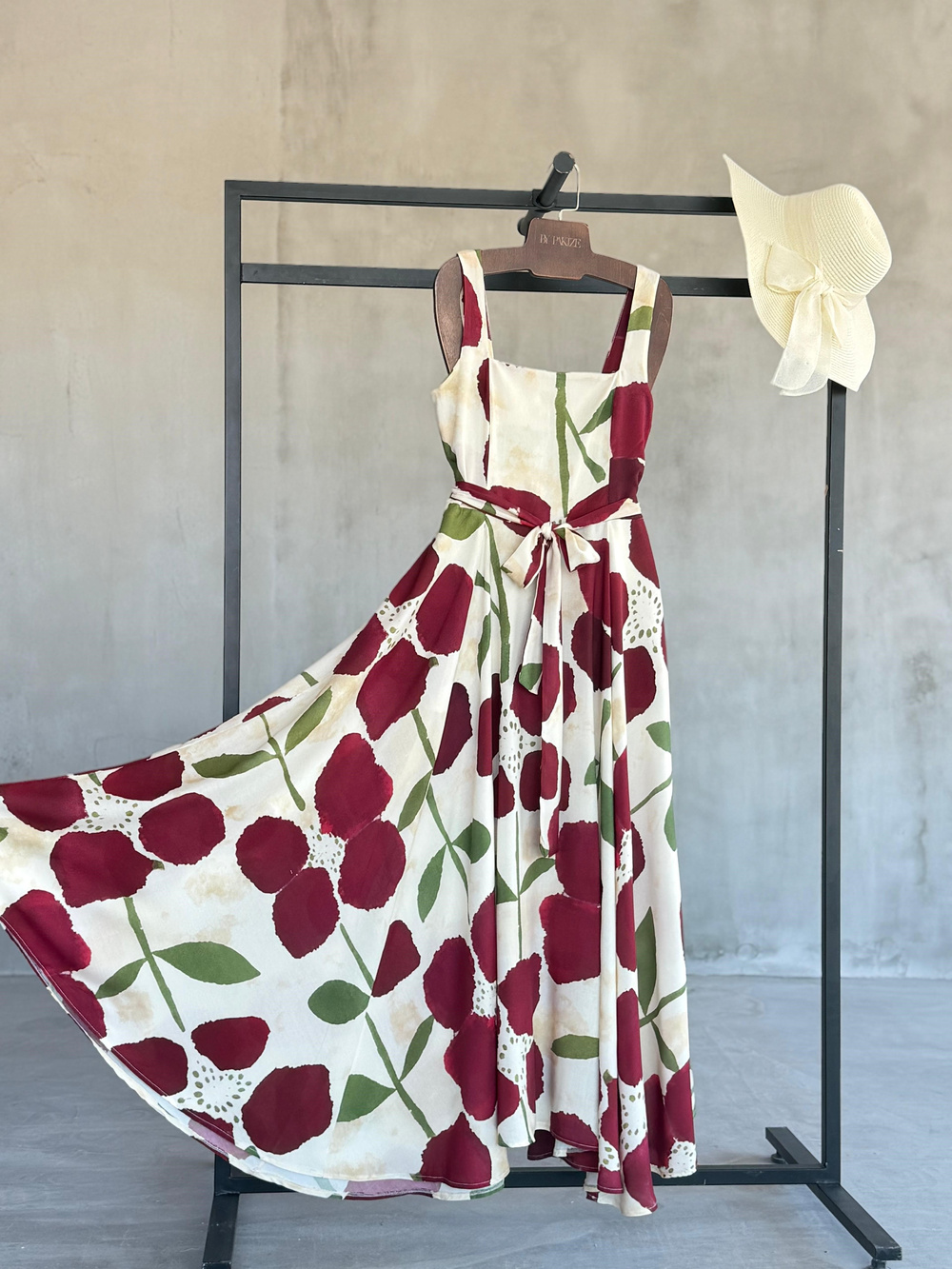 Masalsı Çiçek Desenli Prenses Elbise (Bordo)