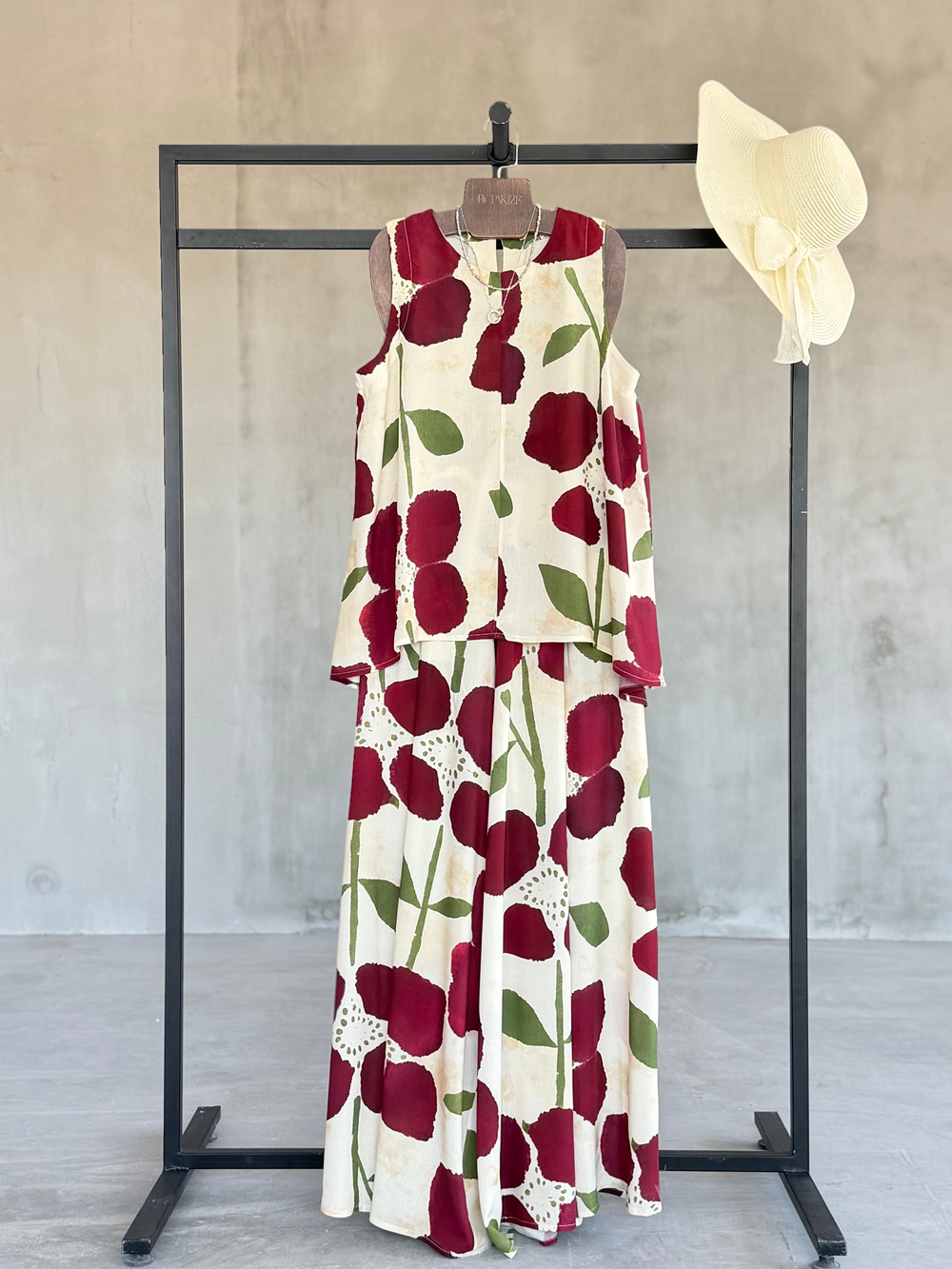 Masalsı Çiçek Desenli Takım (Bordo)
