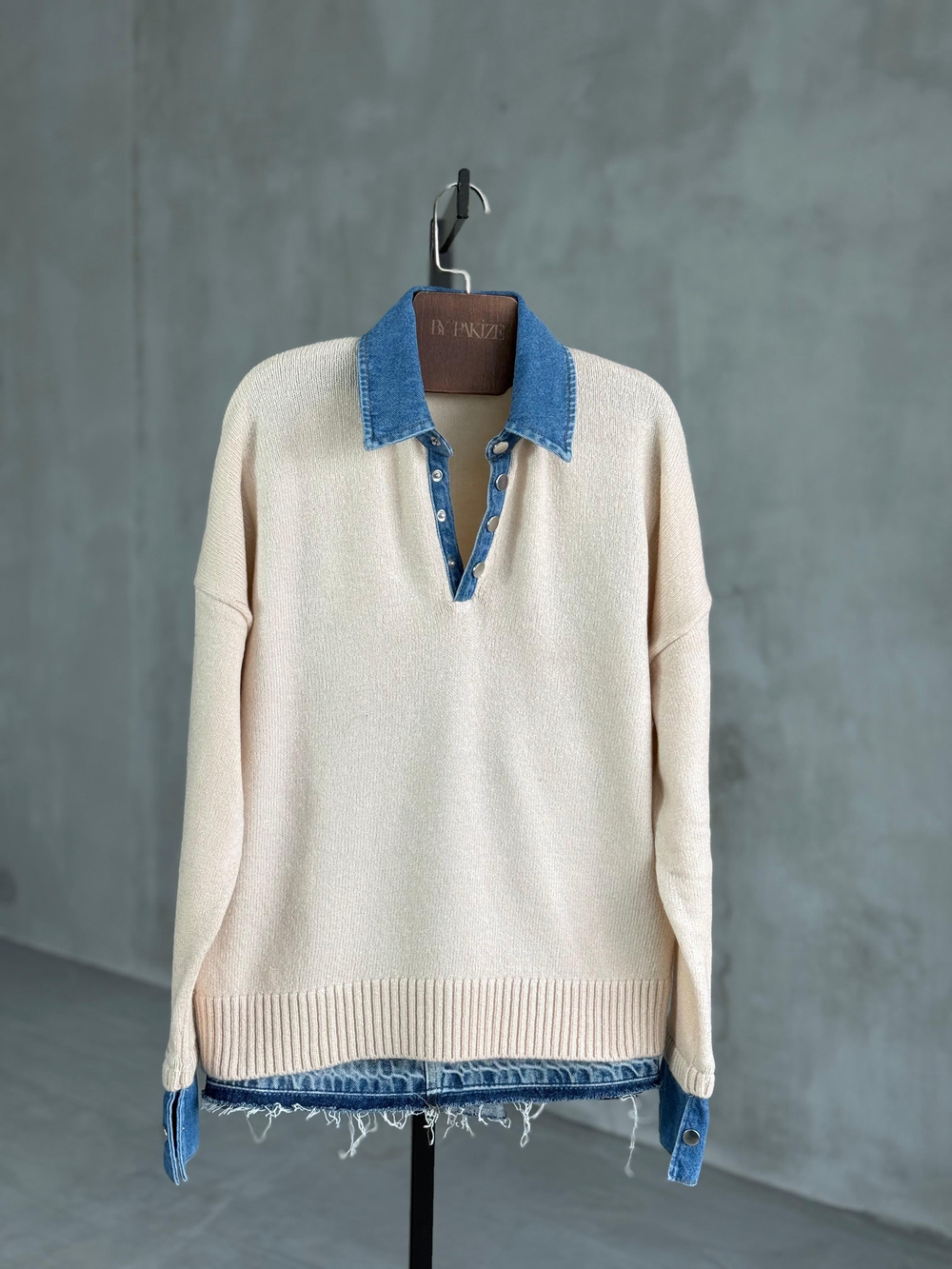 Mavi Denim Yakalı Yumoş Kazak (Vanilya)