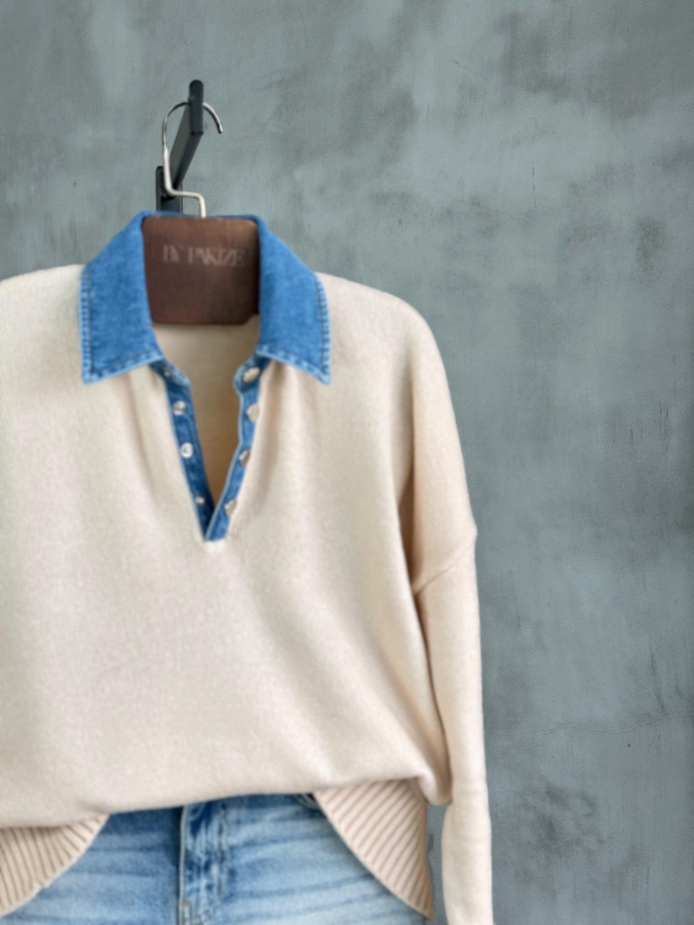 Mavi Denim Yakalı Yumoş Kazak (Vanilya)