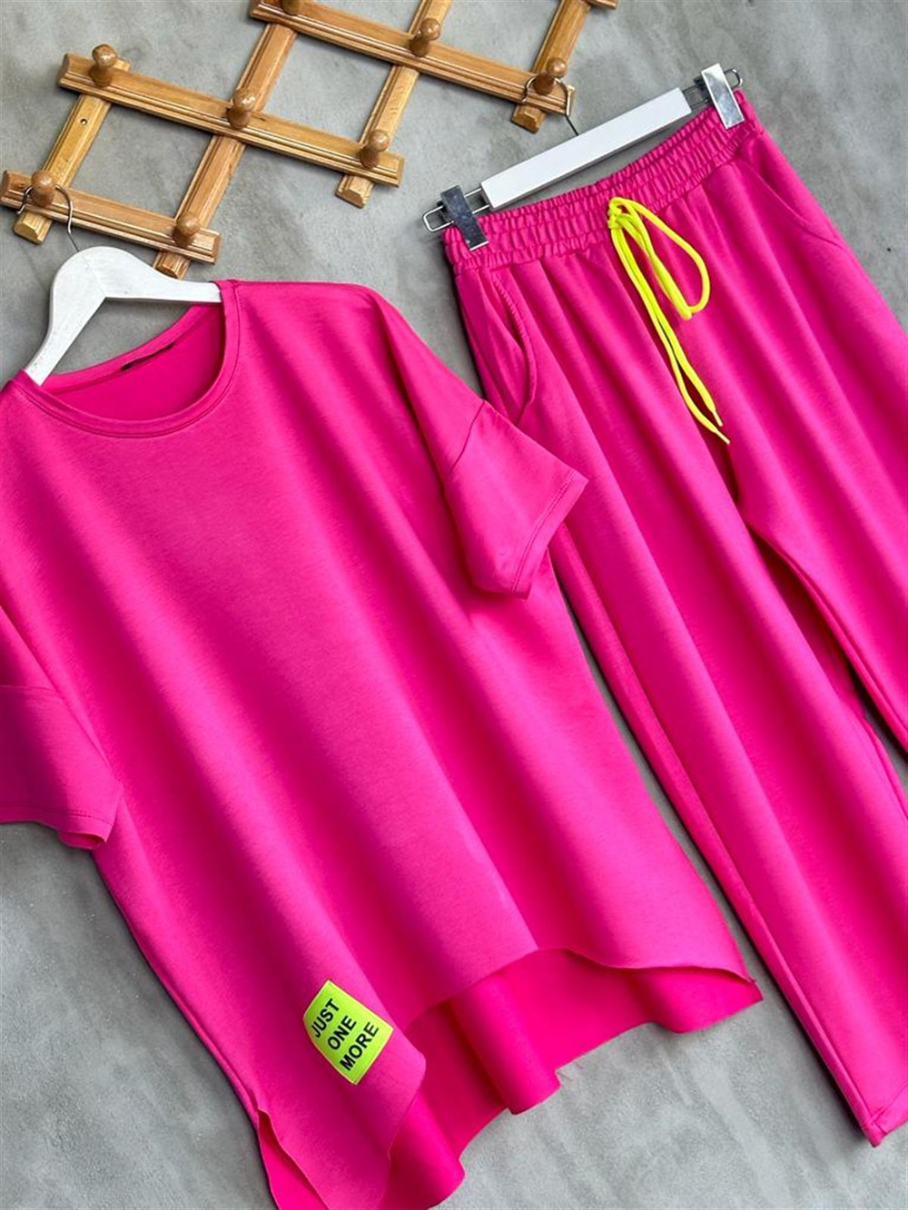 Neon Arma Detaylı Oversize Takım (Fuşya)