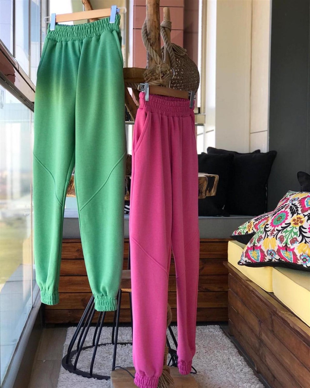 Paçası Dikiş Detaylı Eşofman Pantolon (YEŞİL & PEMBE)