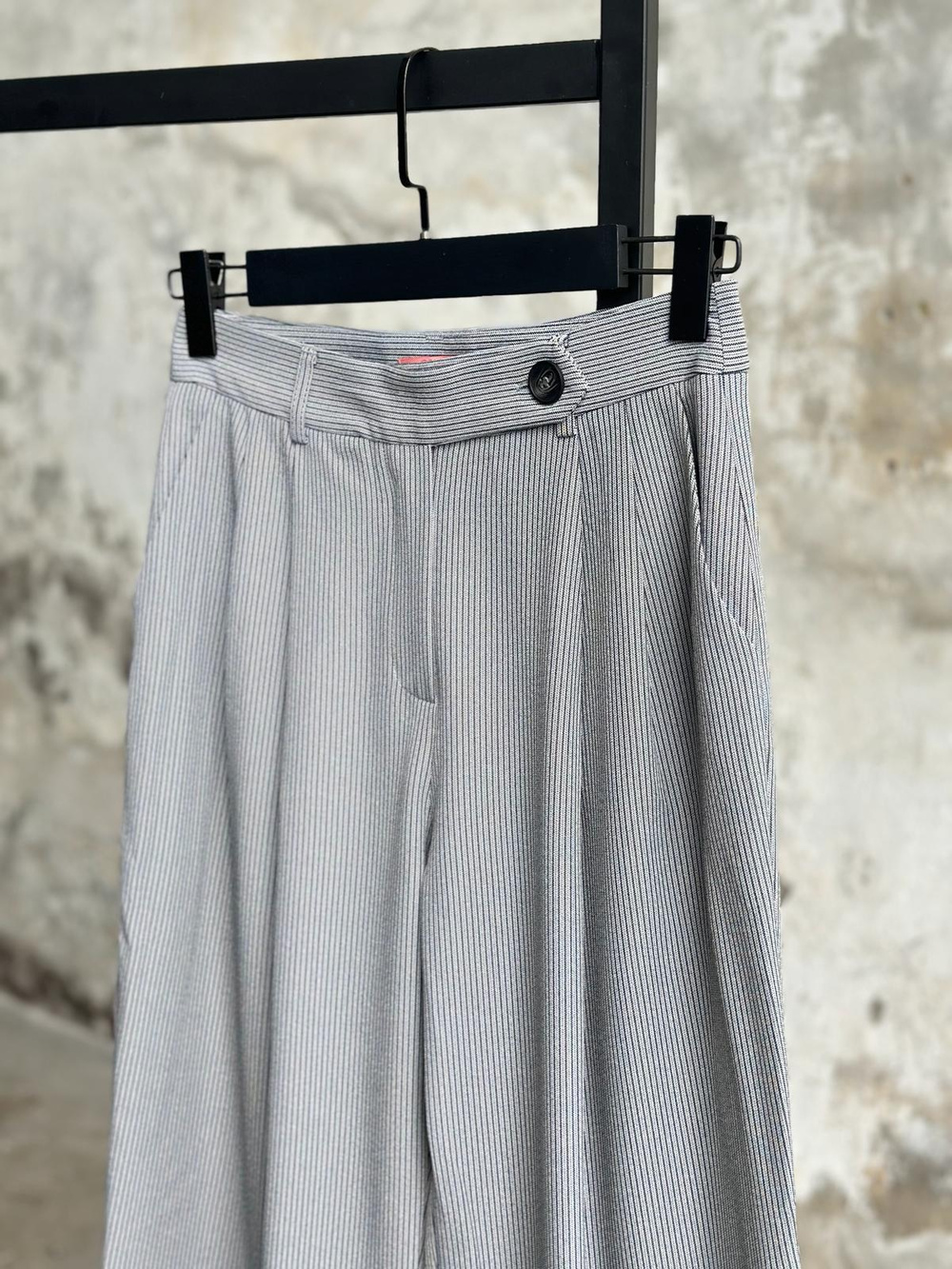 Paçası Pileli Çizgili Balon Pantolon (Gri)