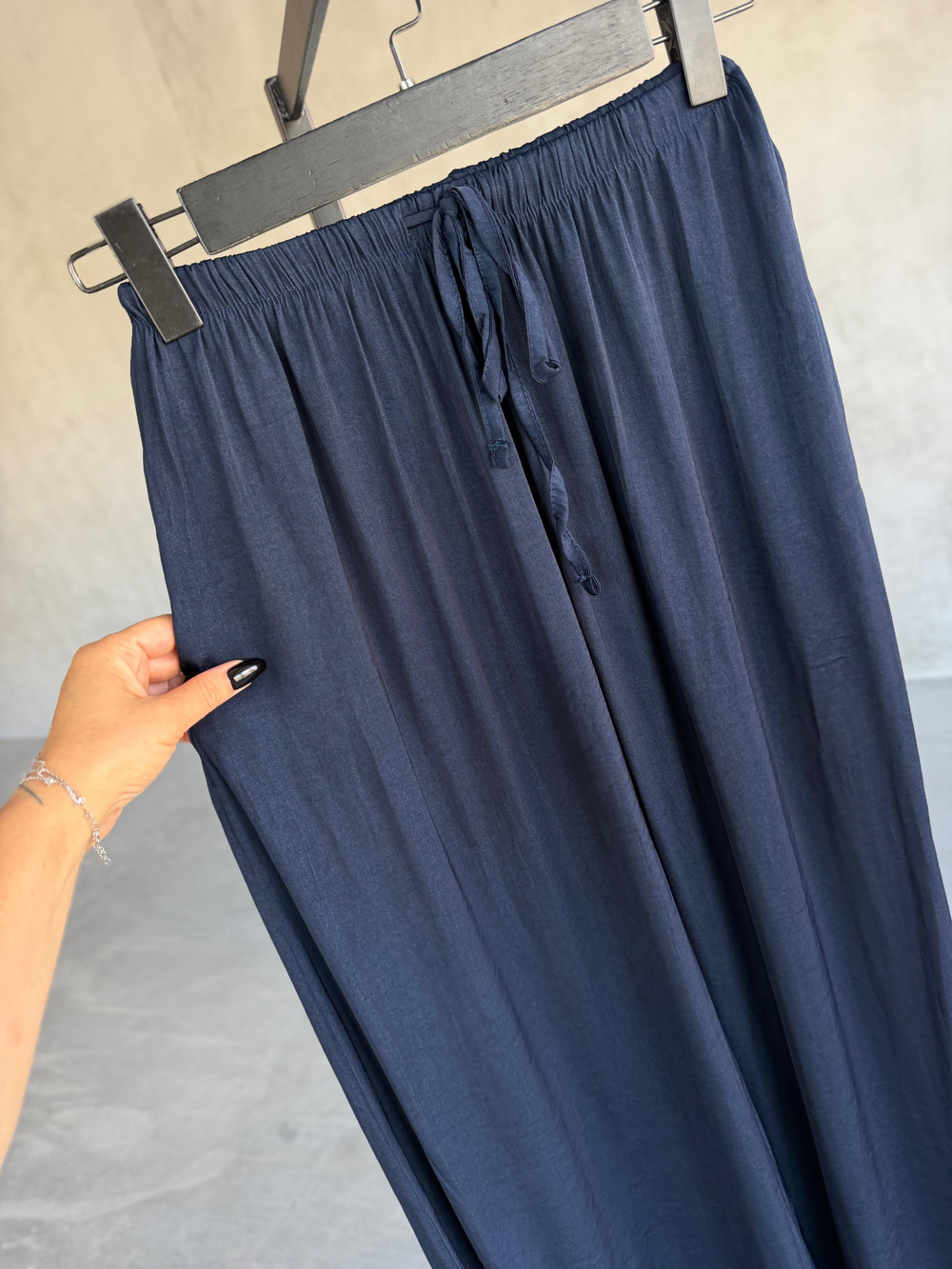 Premium İpeksi Tensel Bel Bağcıklı Pantolon (Lacivert)