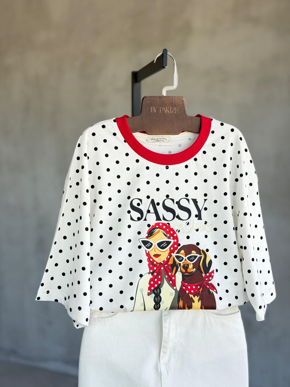 Sassy Baskılı Puantiye Oversize Tasarım Tshirt (Beyaz)