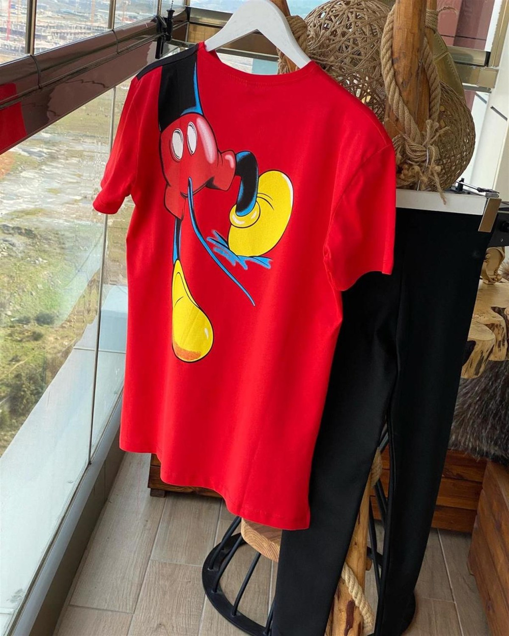 Sırt Detaylı Mickey Mouse Tshirt (KIRMIZI)