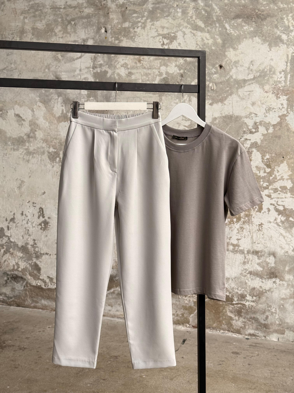 Sırt Lastik Detaylı Havuç Model Pantolon (Gri)