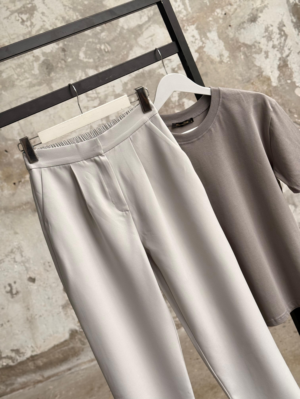Sırt Lastik Detaylı Havuç Model Pantolon (Gri)