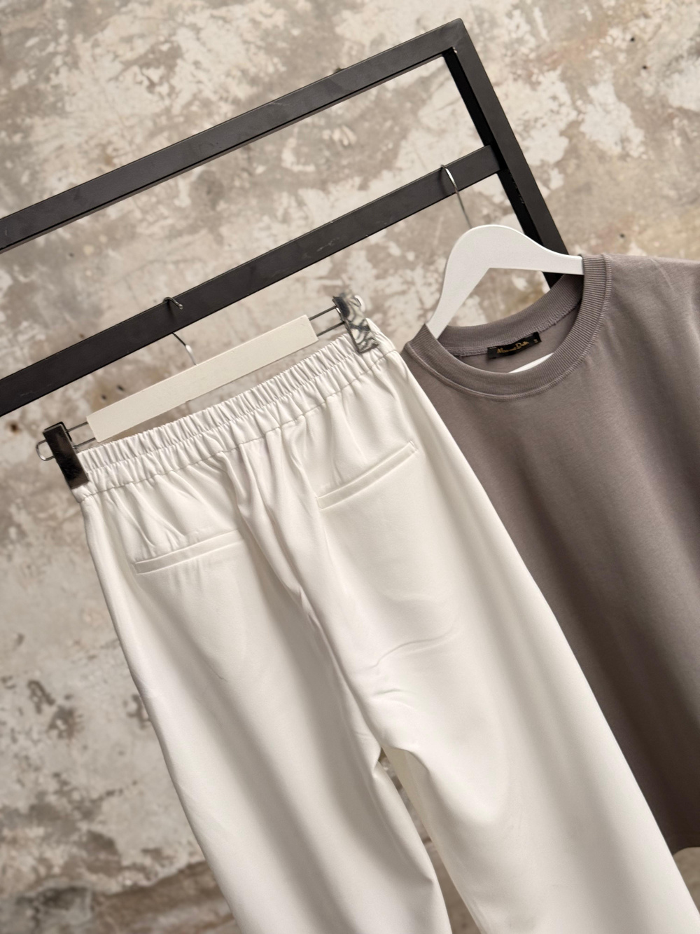 Sırt Lastik Detaylı Havuç Model Pantolon (Beyaz)