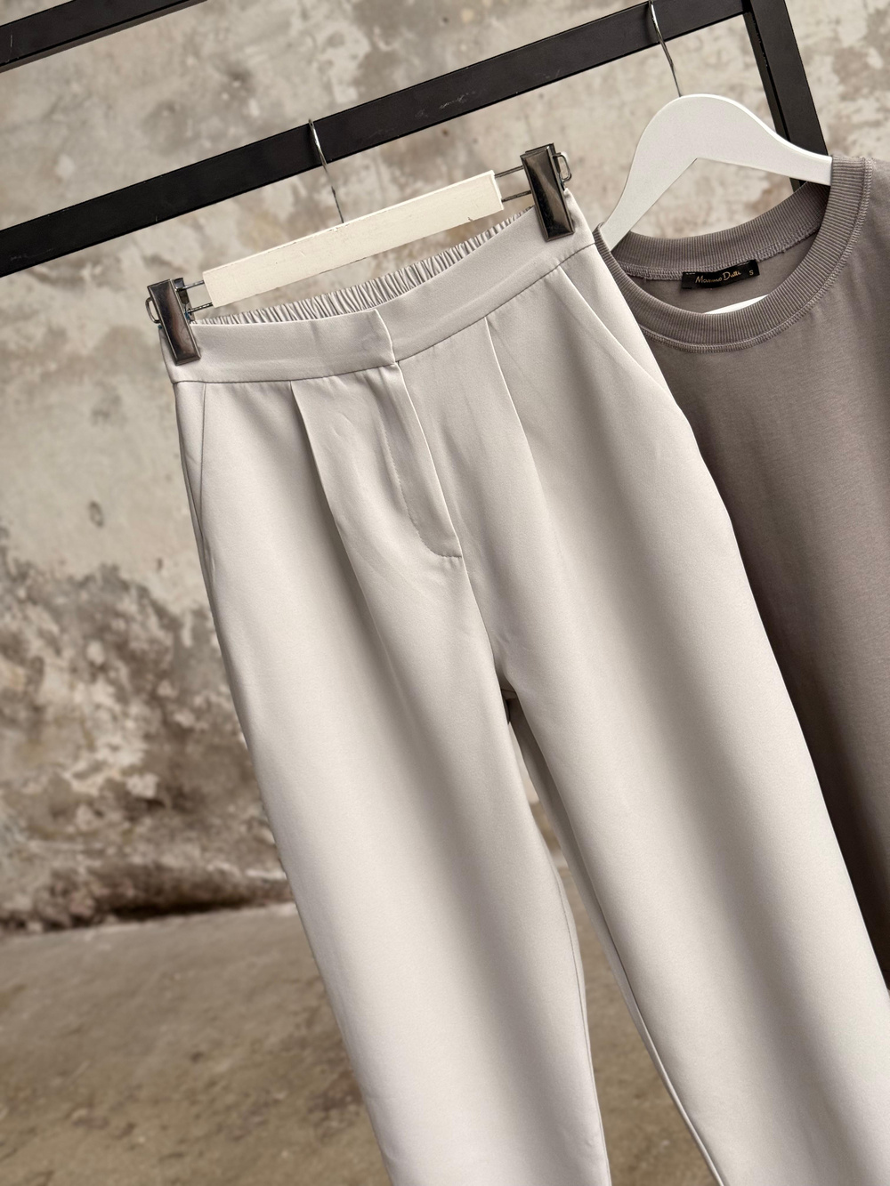 Sırt Lastik Detaylı Havuç Model Pantolon (Gri)