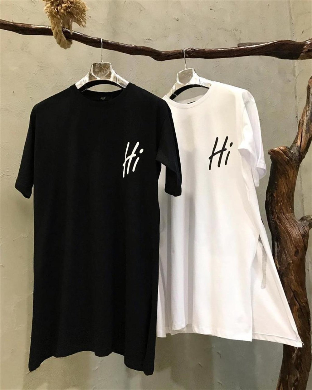 Sırtı Yazı Detaylı Uzun Salaş Penye Tshirt (SİYAH & BEYAZ)