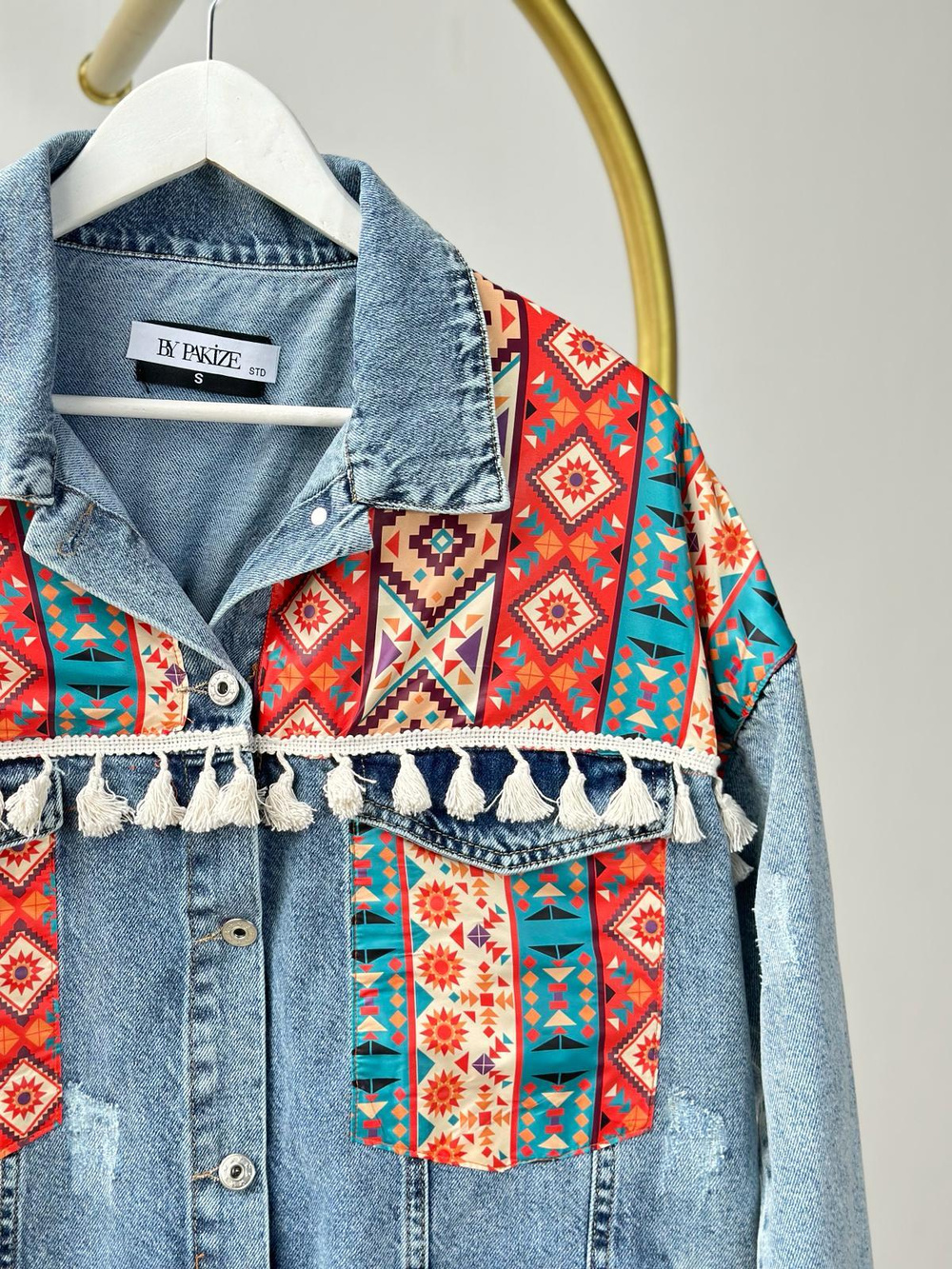 Tasarım Kilim Desen ve Püskül Detaylı Denim Ceket (Mavi)