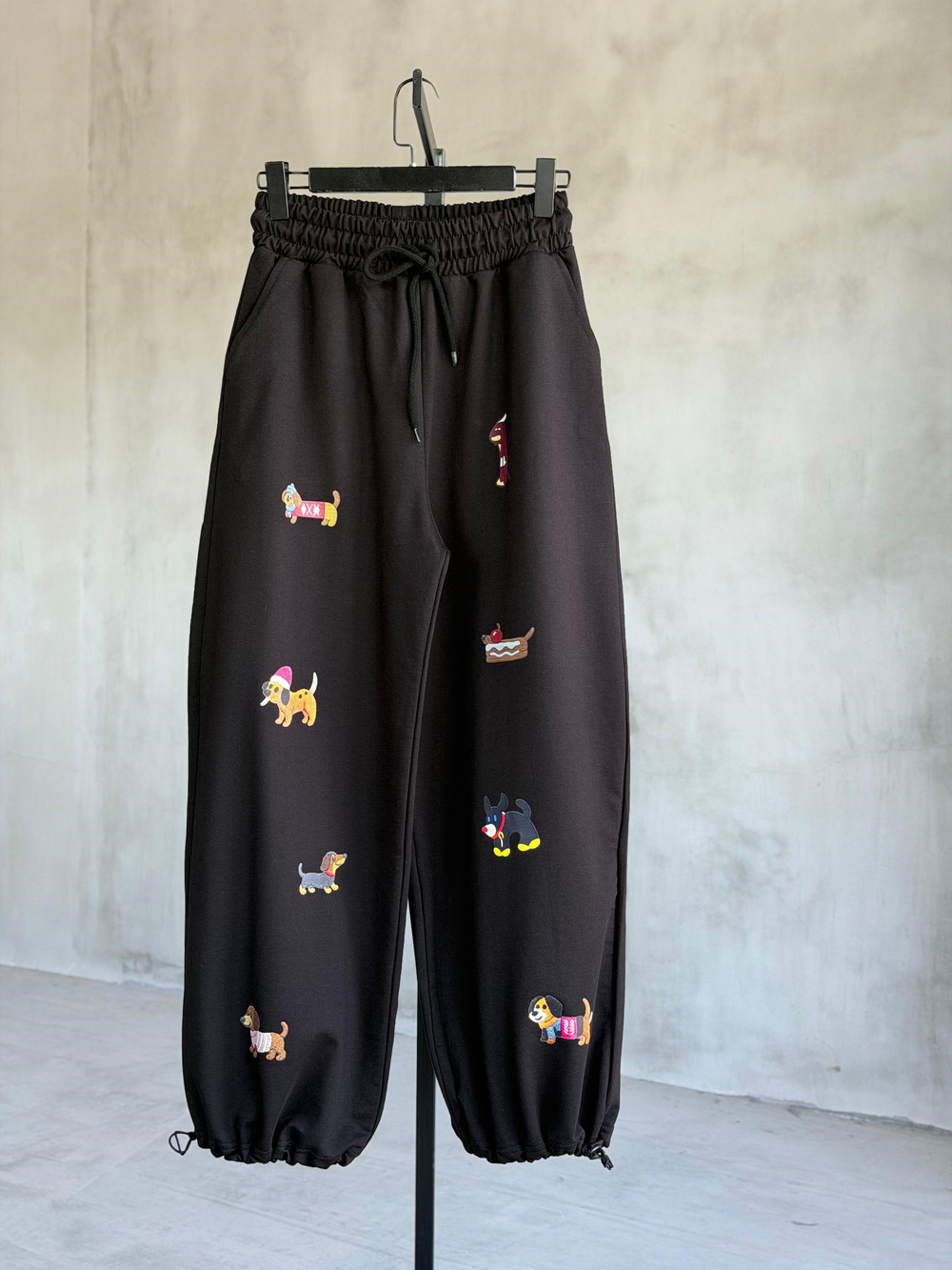 Tasarım Köpek Desenli Premium Pantolon (Siyah)