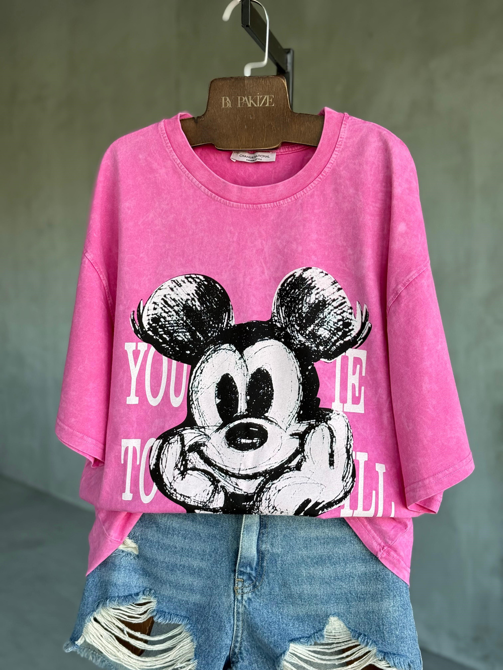 Tasarım Yazılı Mickey Taş Yıkama Oversize Dokuma Tişört (Pembe)