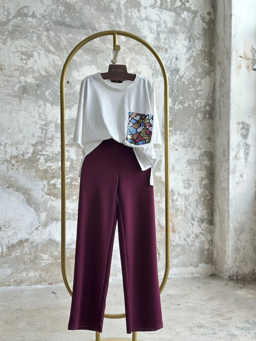 Tek Cep Renkli Payet Detaylı Oversize Tişört (Bordo)