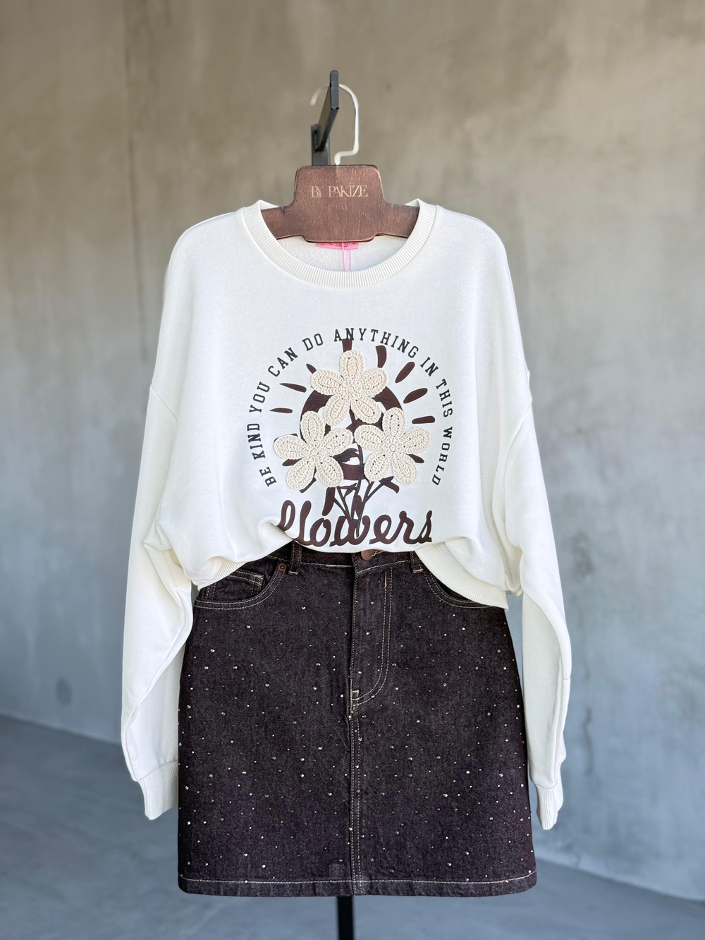 Tığ Çiçek İşlemeli Sweat (Ekru)