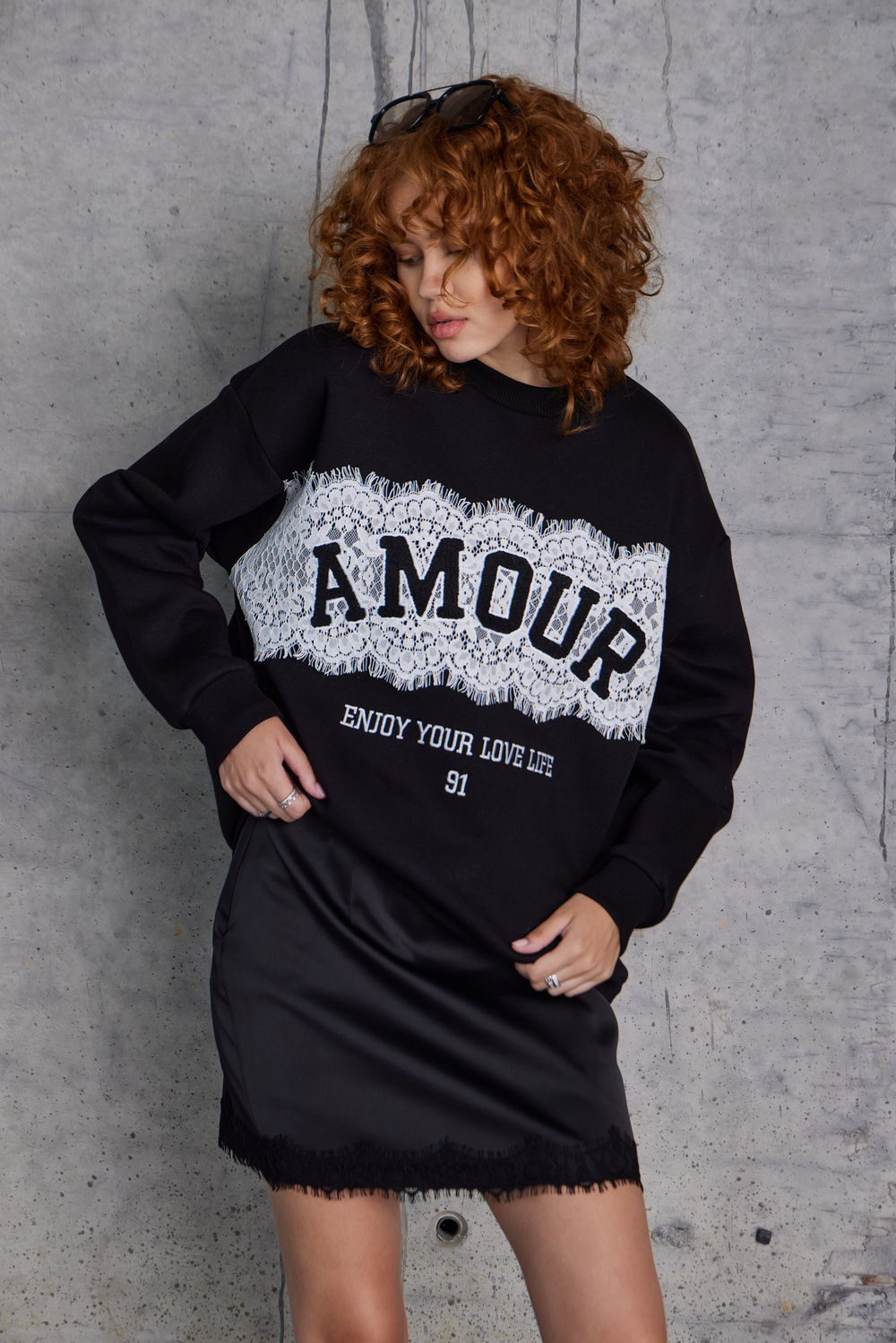 Amour Dantel Detaylı Şardonlu Sweatshirt (Siyah)
