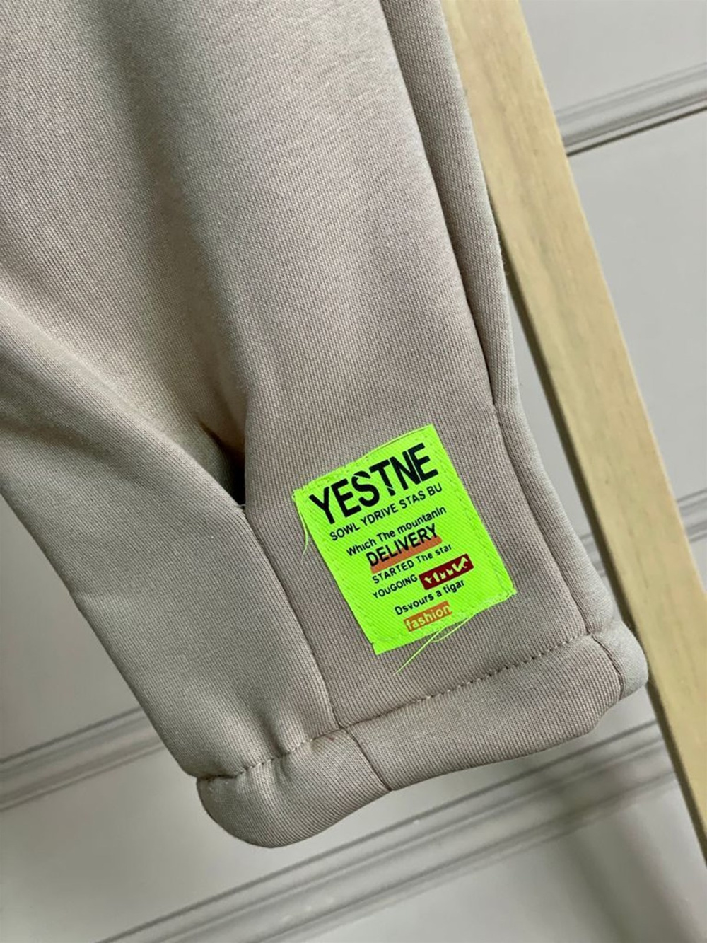 Üç İplik Sweat Kumaş Arma Detaylı Takım (Camel)
