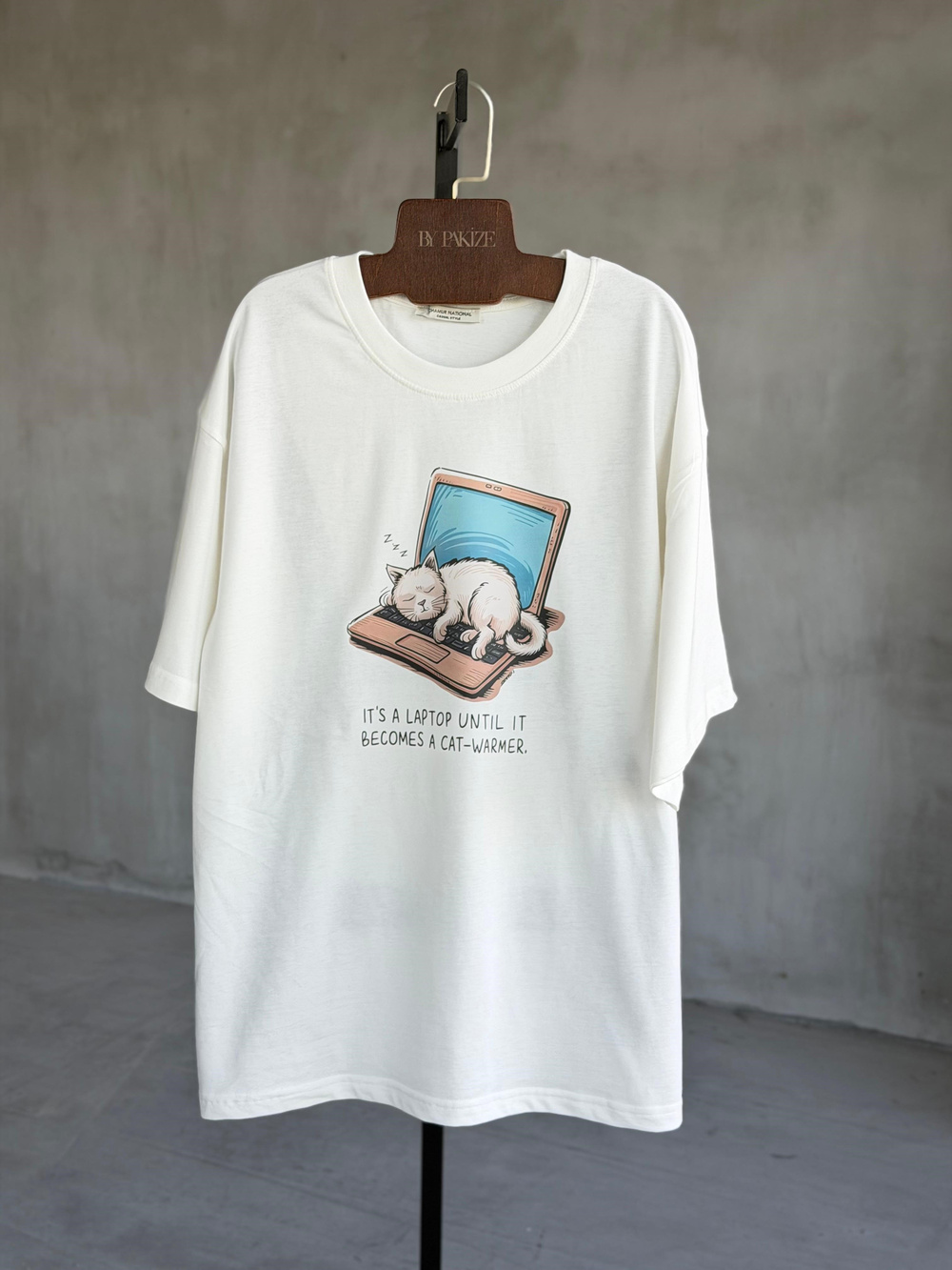 Uyuyan Kedi Baskılı Oversize Dokuma Tişört (Beyaz)