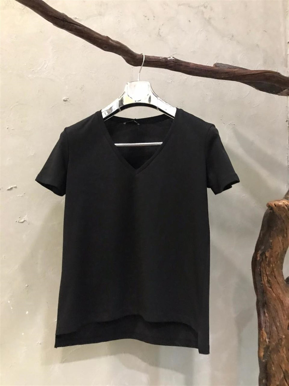 V Yaka Basic Tshirt