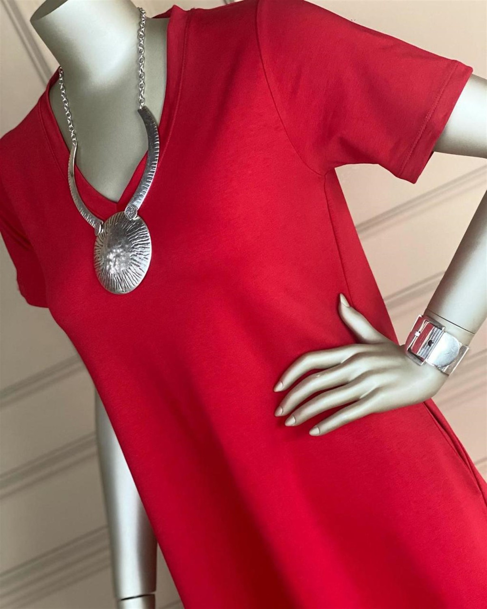 V Yaka Yanları Yırtmaçlı Midi Boy Elbise  (KIRMIZI)