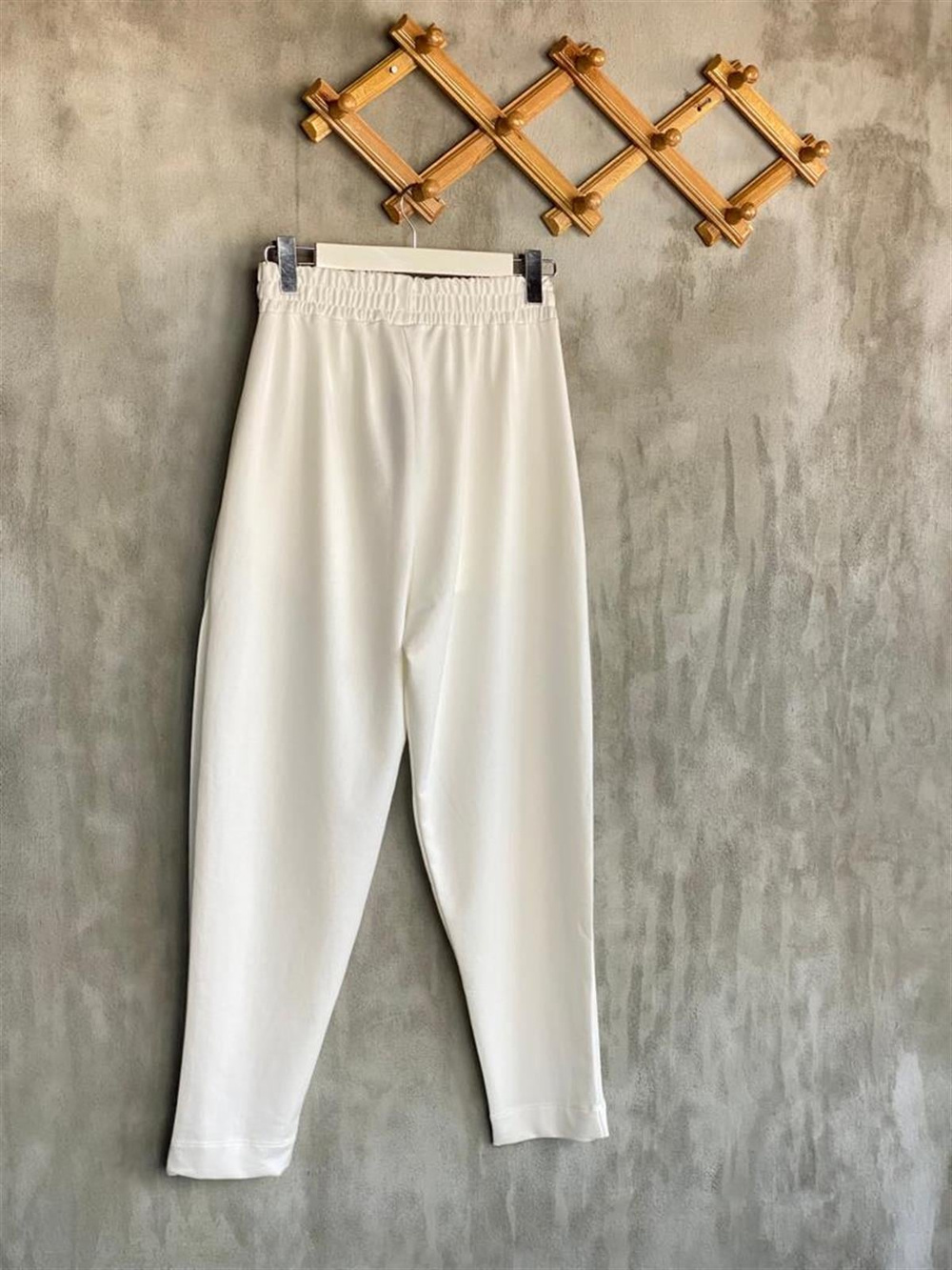 Yarı Çımalı Jogger Pantolon (Beyaz)