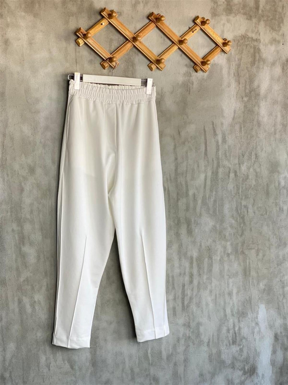 Yarı Çımalı Jogger Pantolon (Beyaz)