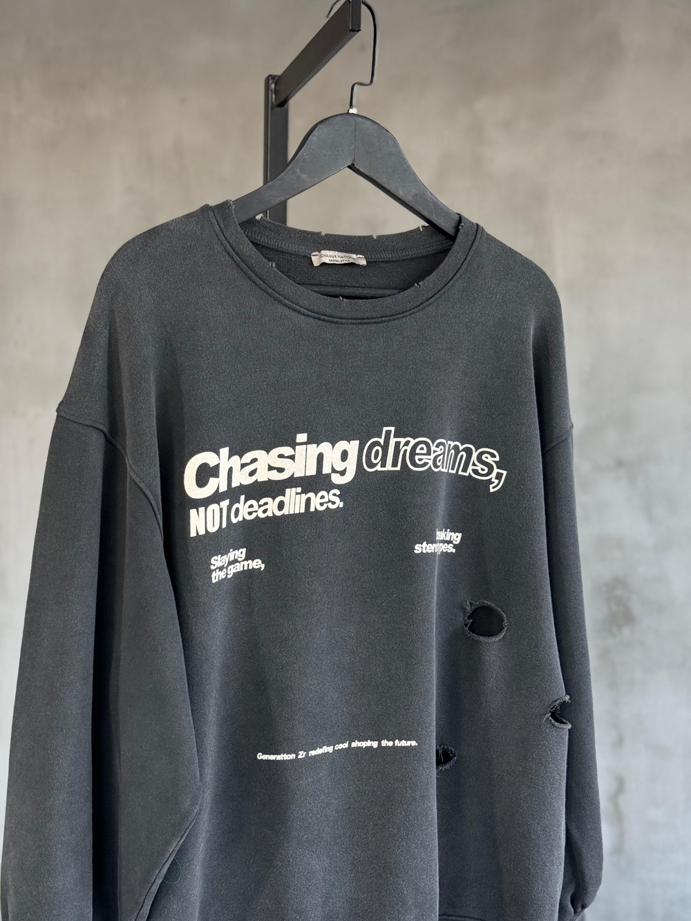 Yazı Baskılı Oversize Yırtık Detaylı Sweat (Antrasit)