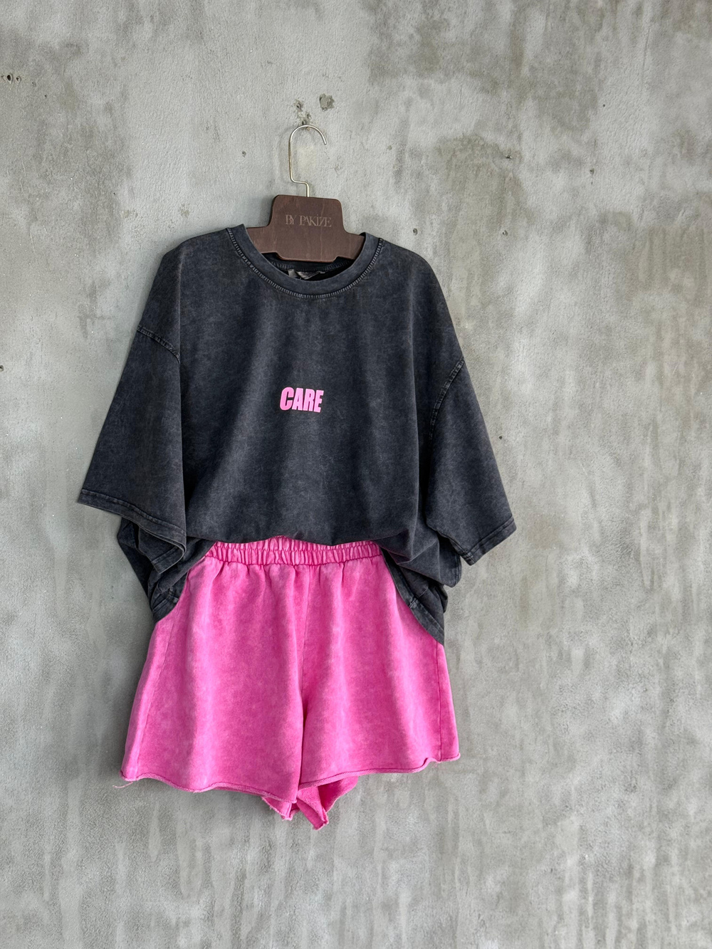 Yazı Baskılı Taş Yıkamalı Oversize Dokuma Tişört (Antrasit)