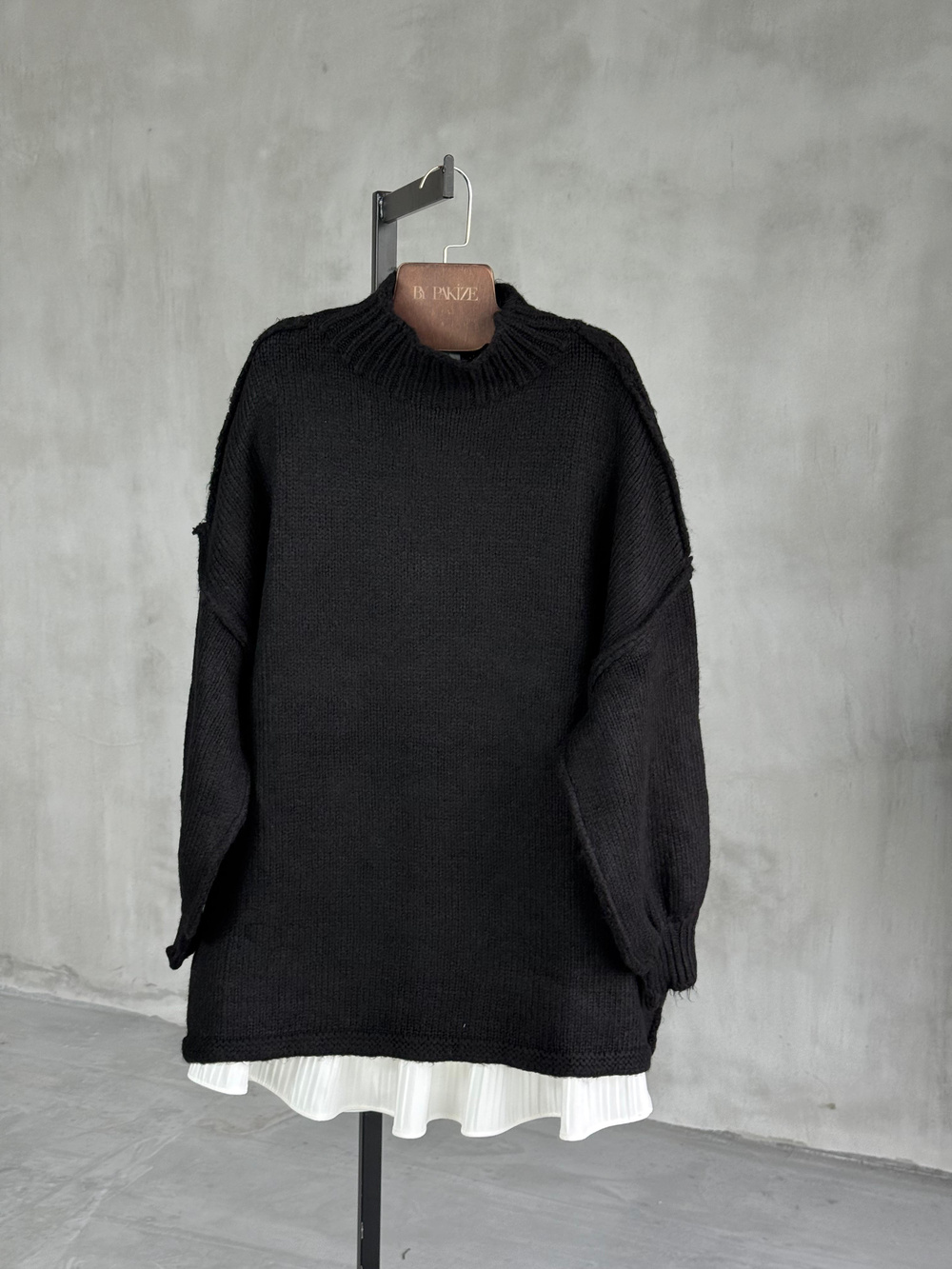 Yumoş Dış Dikişli Oversize Kazak (Siyah)