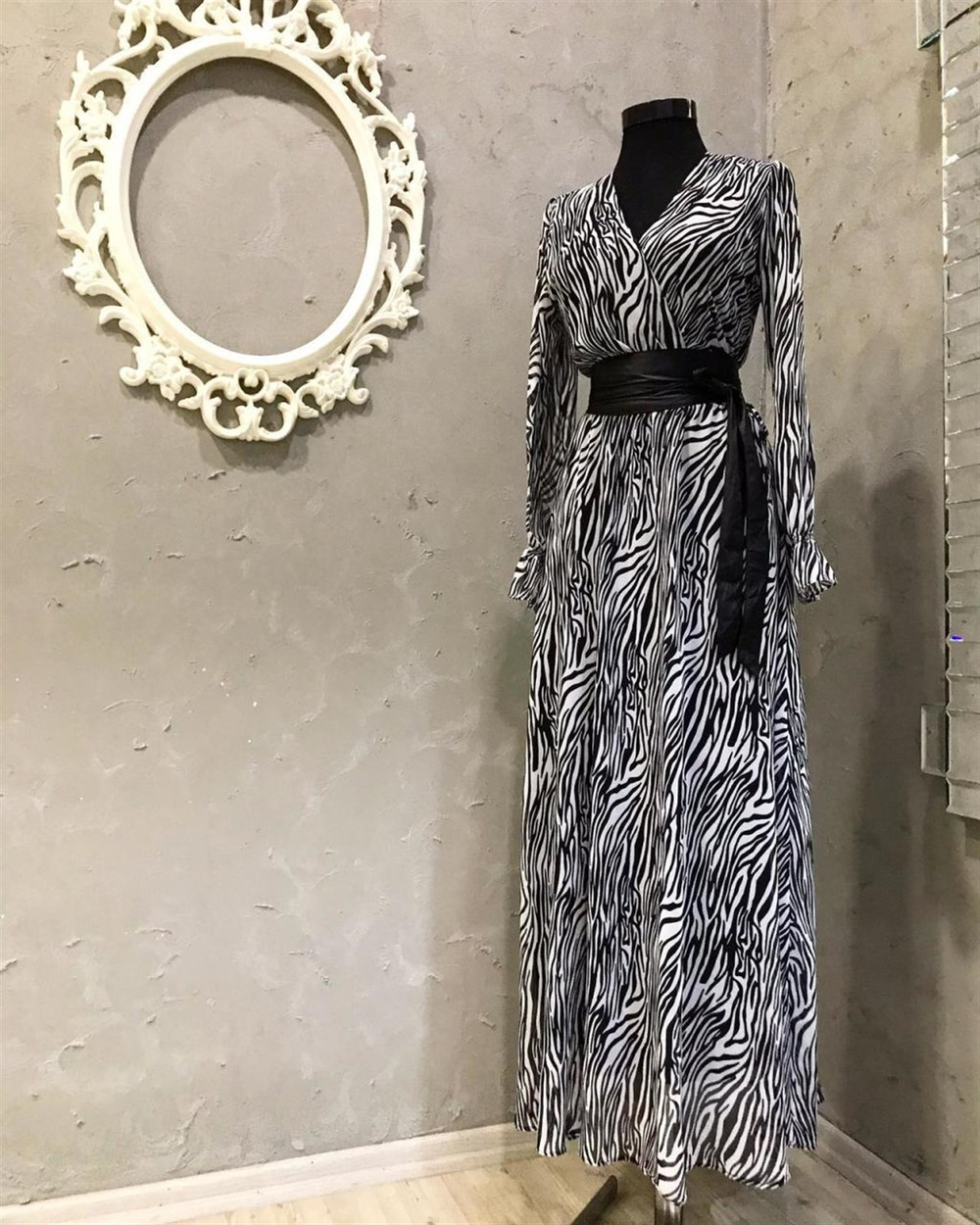 Zebra Desen Kruvaze Yaka Şifon Kumaş Elbise (SİYAH)