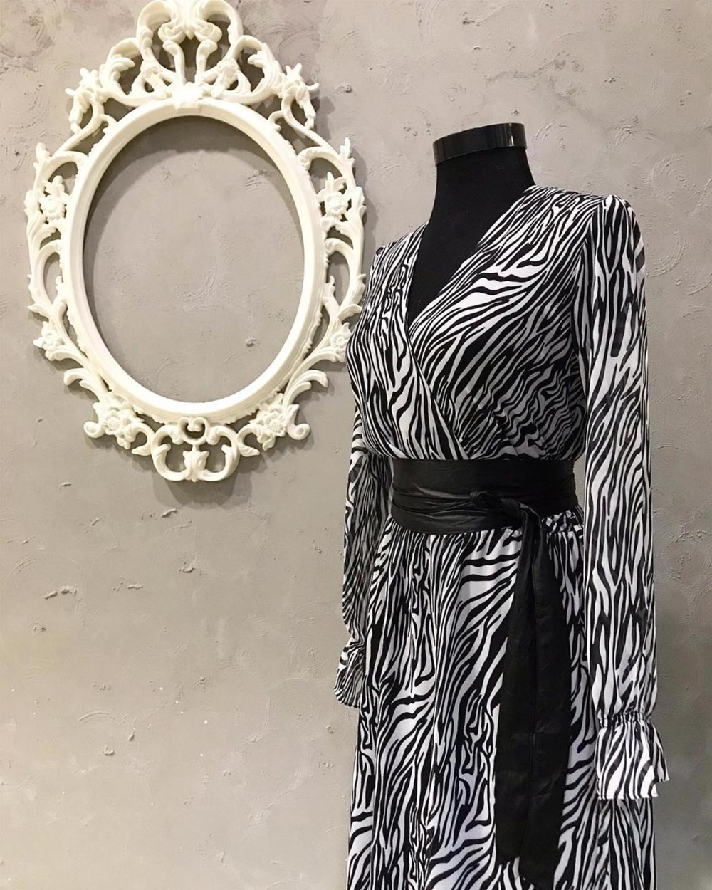 Zebra Desen Kruvaze Yaka Şifon Kumaş Elbise (SİYAH)