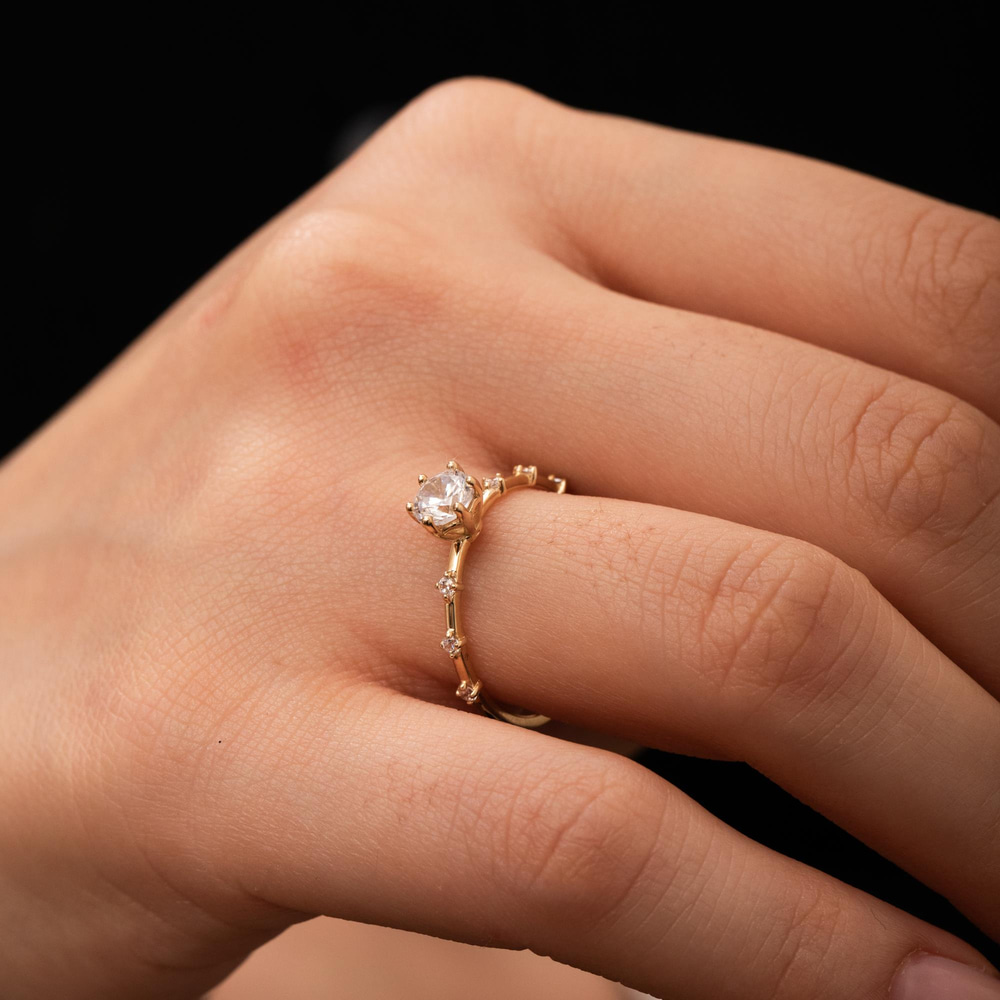 Altın 6 Tırnak Kolları Taşlı Yüzük - Goldstore