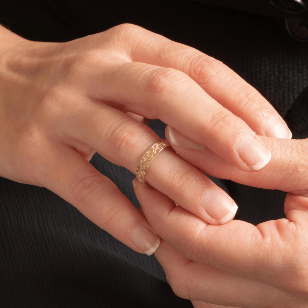 Gold Vintage Scroll Wedding Band - Goldstore