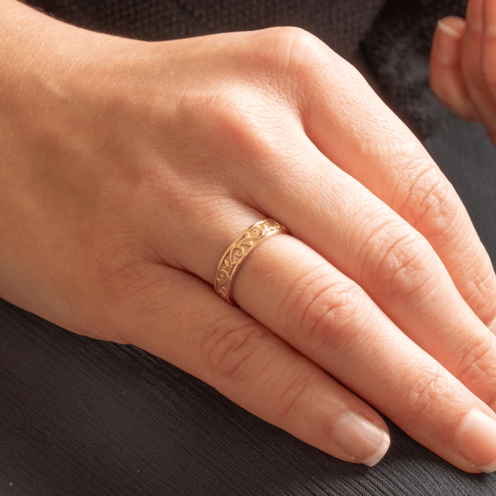 Gold Vintage Scroll Wedding Band - Goldstore