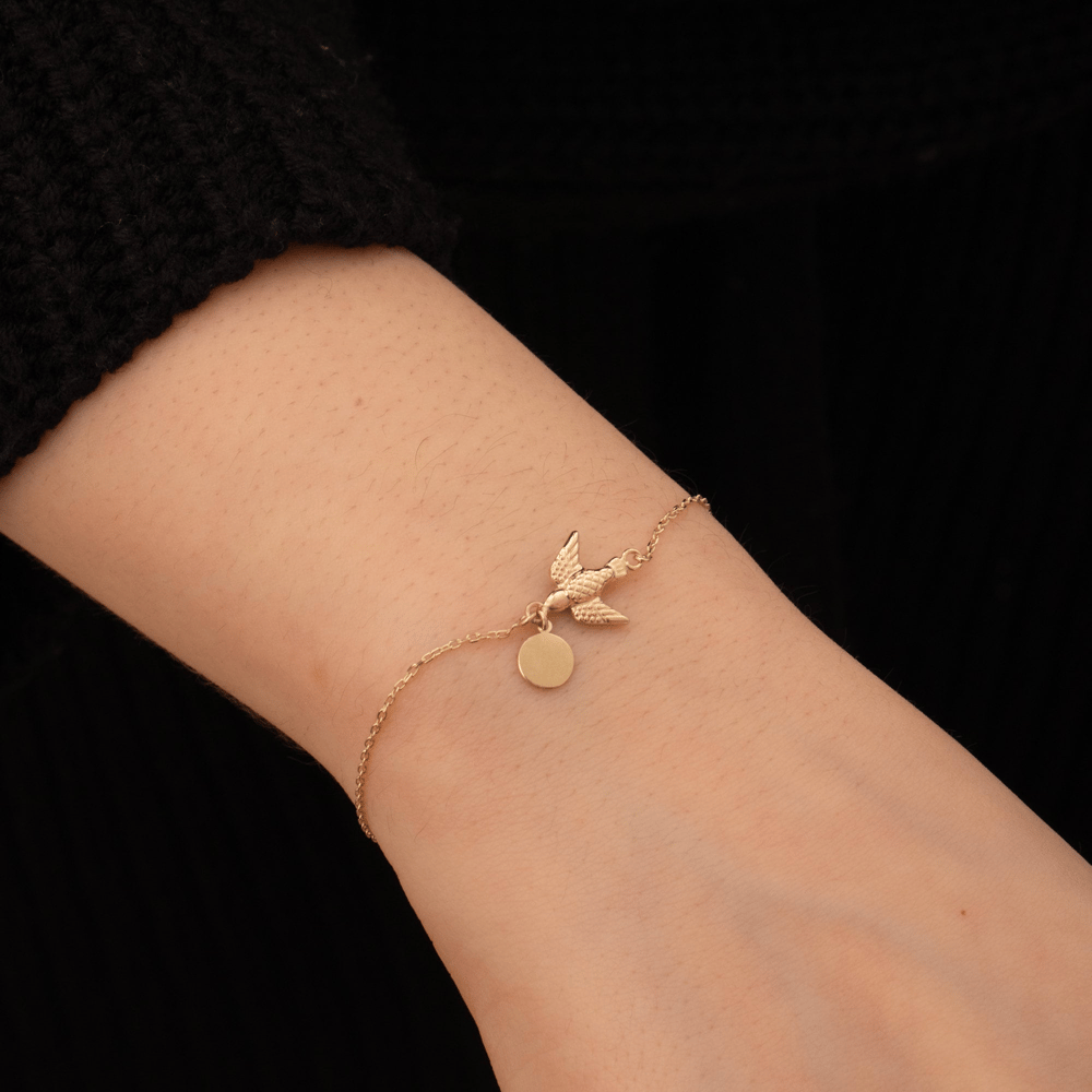 Altın Kırlangıç Figürlü Kişiye Özel Bileklik - Goldstore
