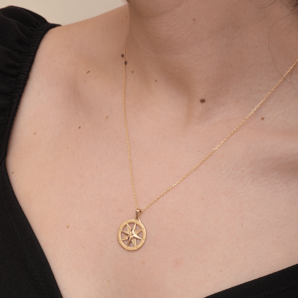 Altın Pusula Figürlü Kolye - Goldstore