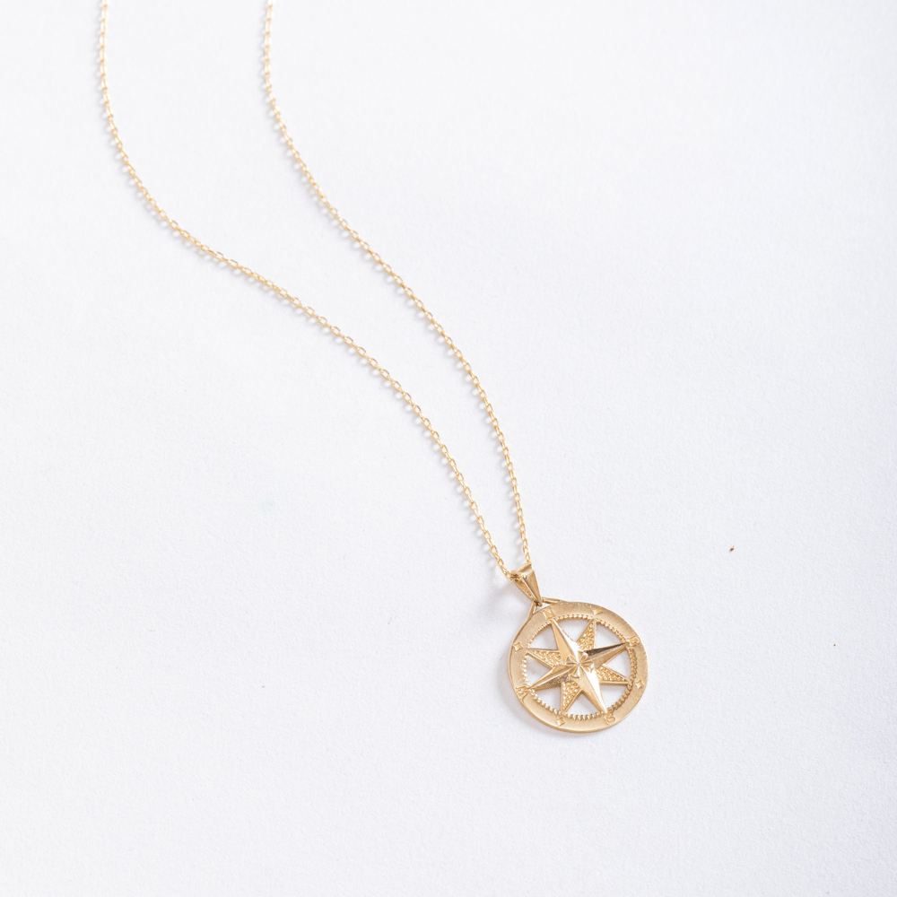 Altın Pusula Figürlü Kolye - Goldstore