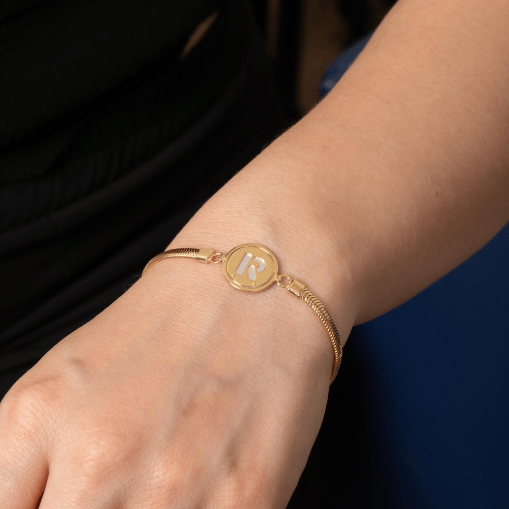 Altın Sedef Taşlı Harf Bileklik - Goldstore