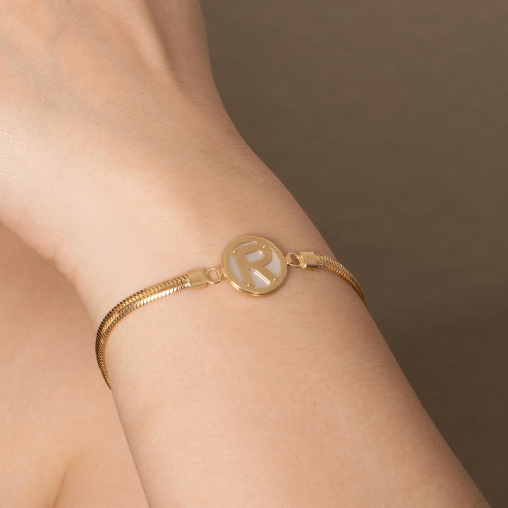 Altın Sedef Taşlı Harf Bileklik - Goldstore
