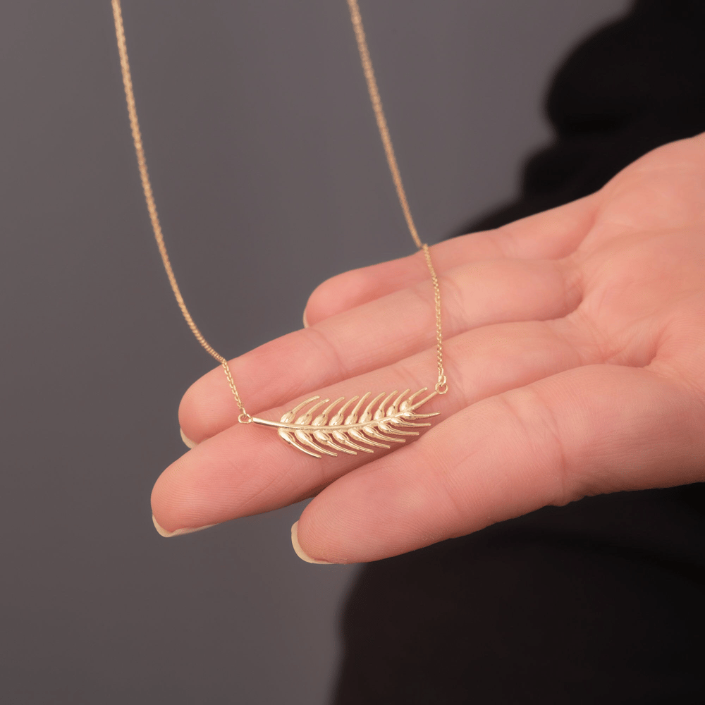 Altın Tüy Figürlü Kolye - Goldstore