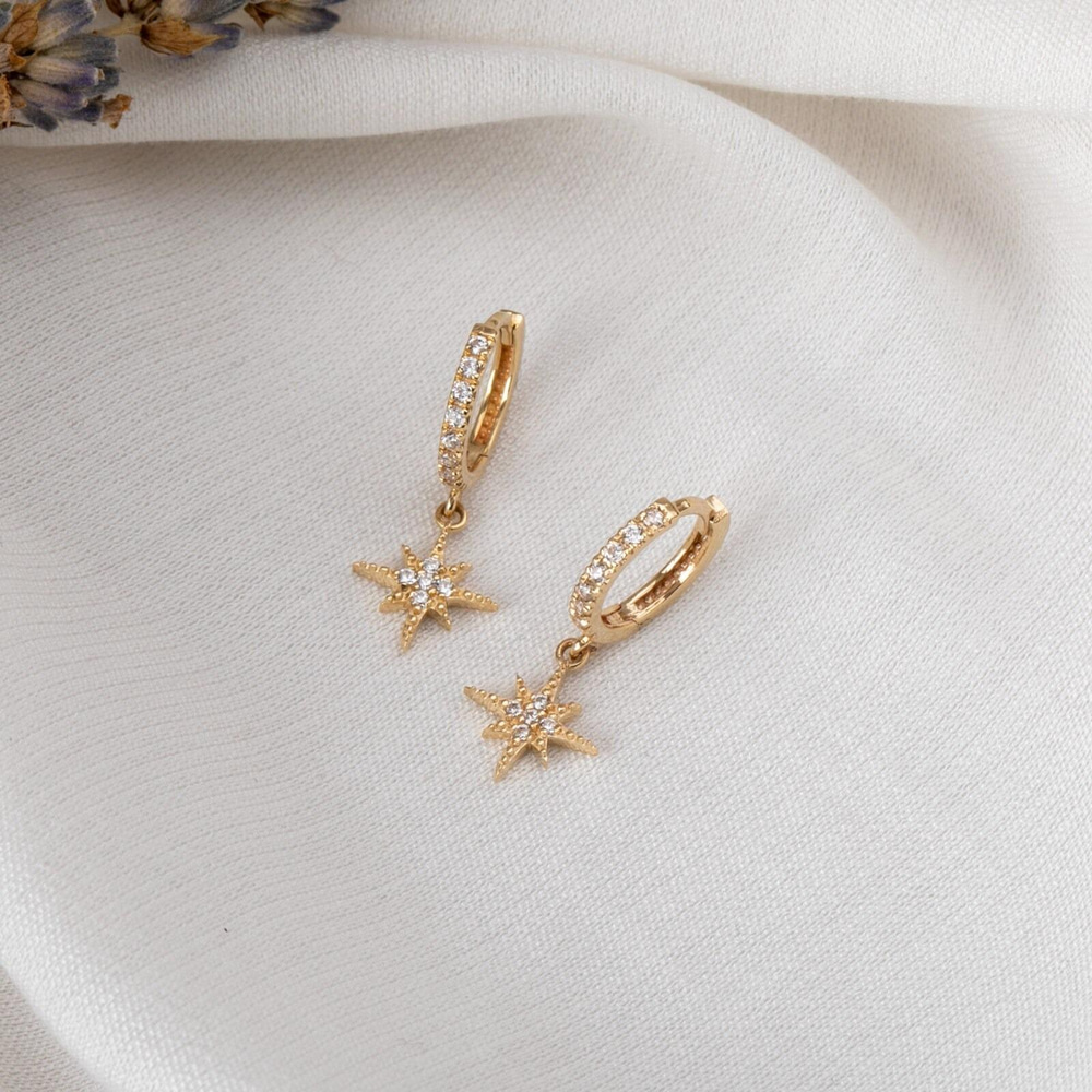 Altın Yıldız Figürlü Taşlı Küpe - Goldstore