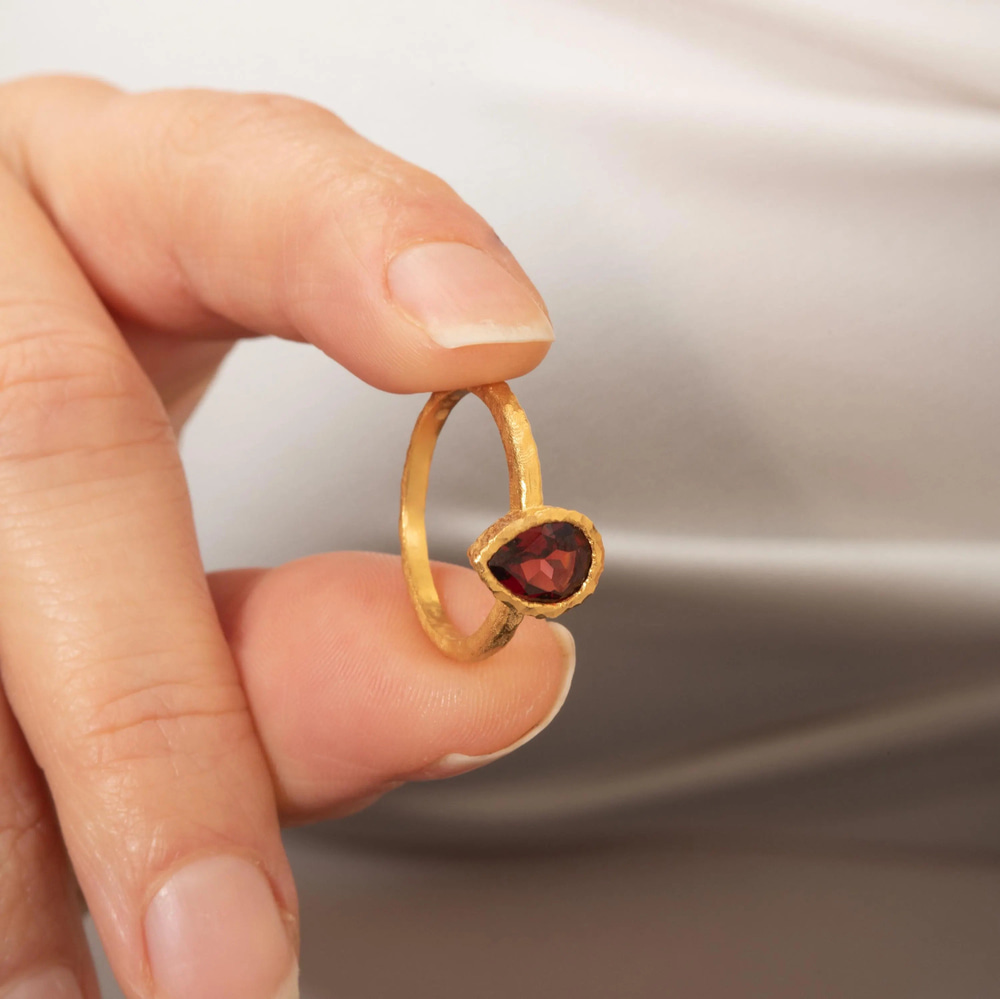 Garnet Damlası Altın Yüzük - Goldstore