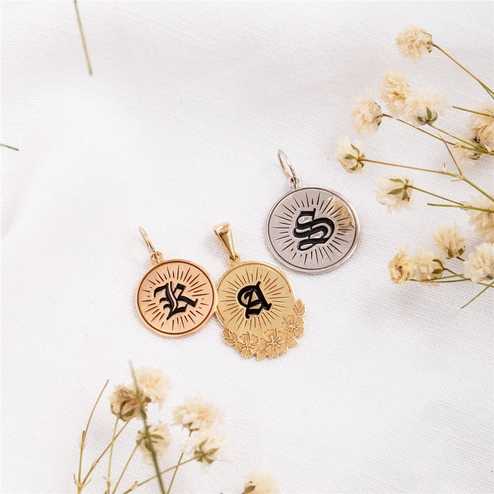 Goldstore-Hawaiian Font Flower Disc Necklace 14K 18K Solid Gold, Custom Initial 2 Side Engrave Name Plate Pendant, Personalize Black Enamel Hawai Disc